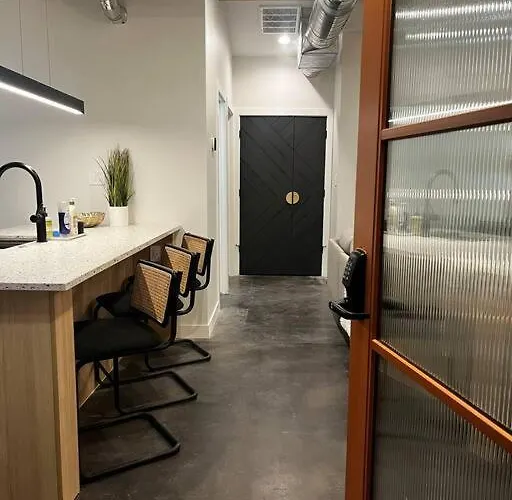 Work Away Dream 1bd W Office, Gated, Brand New! Scottsdale