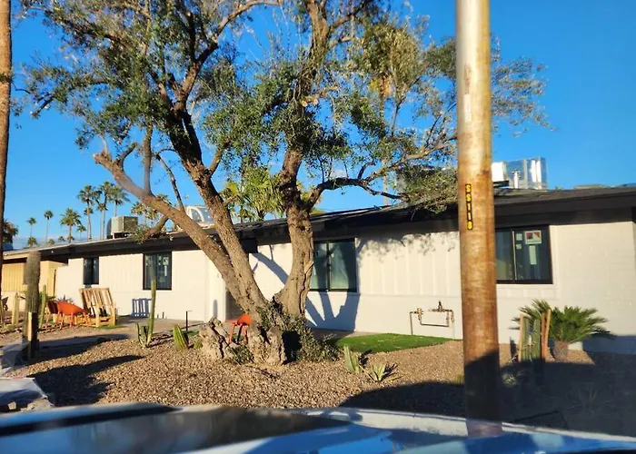 Work Away Dream 1bd W Office, Gated, Brand New!