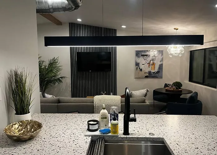 Work Away Dream 1bd W Office, Gated, Brand New! Scottsdale